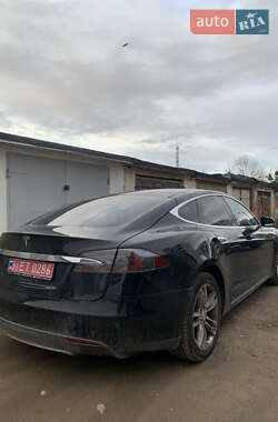 Ліфтбек Tesla Model S 2013 в Львові