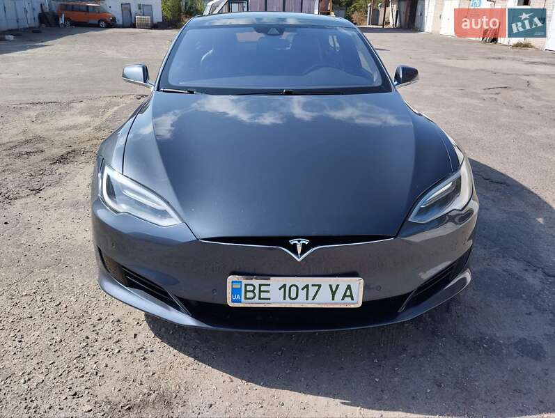 Tesla Model S 2016