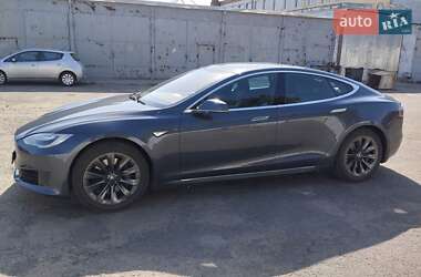 Лифтбек Tesla Model S 2016 в Николаеве