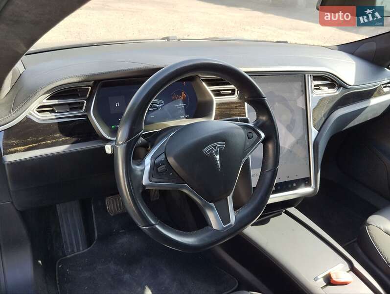 Ліфтбек Tesla Model S 2016 в Миколаєві