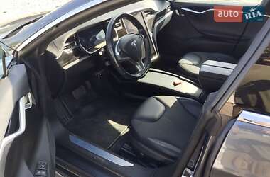 Лифтбек Tesla Model S 2016 в Николаеве