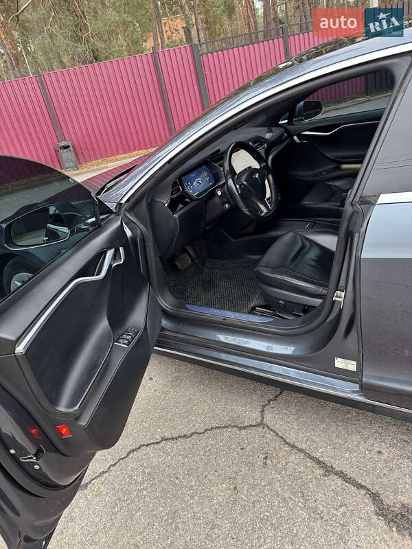 Лифтбек Tesla Model S 2016 в Полтаве
