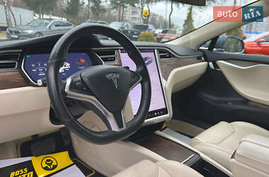 Лифтбек Tesla Model S 2017 в Львове