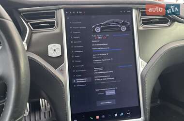 Лифтбек Tesla Model S 2014 в 