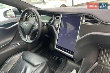 Лифтбек Tesla Model S 2014 в 