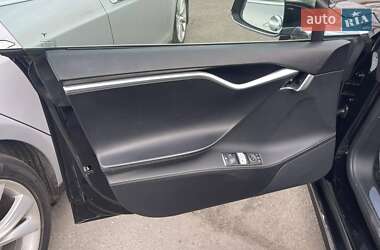 Лифтбек Tesla Model S 2014 в 