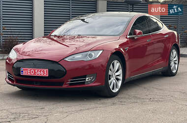 Лифтбек Tesla Model S 2015 в 