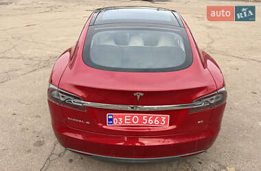 Лифтбек Tesla Model S 2015 в 