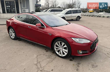 Лифтбек Tesla Model S 2015 в 