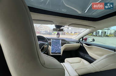 Лифтбек Tesla Model S 2015 в 