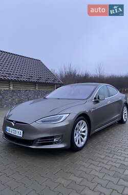 Ліфтбек Tesla Model S 2016 в Калинівці