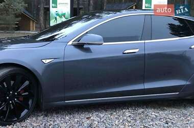 Tesla Model S 2016