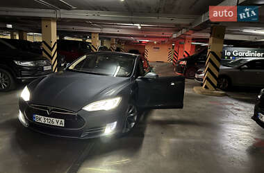 Tesla Model S 2014