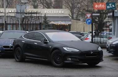 Ліфтбек Tesla Model S 2017 в Києві