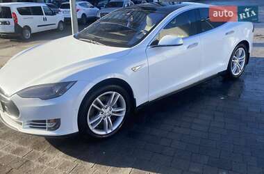 Лифтбек Tesla Model S 2014 в Львове