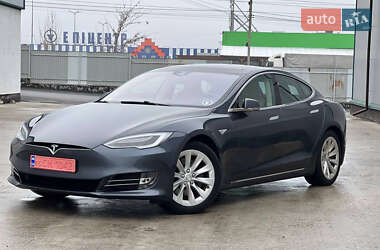 Лифтбек Tesla Model S 2017 в Виннице