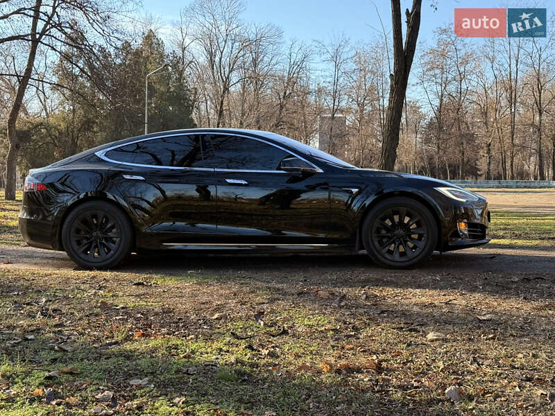 Лифтбек Tesla Model S 2021 в Кривом Роге