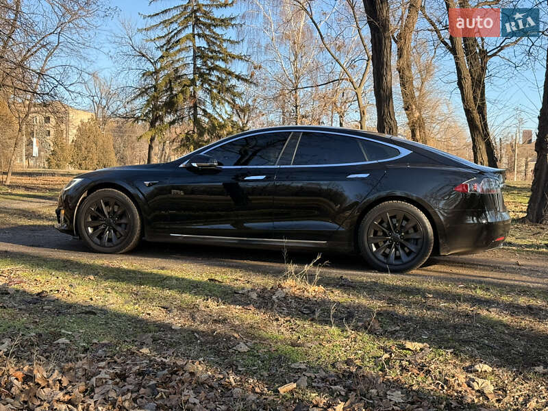 Лифтбек Tesla Model S 2021 в Кривом Роге