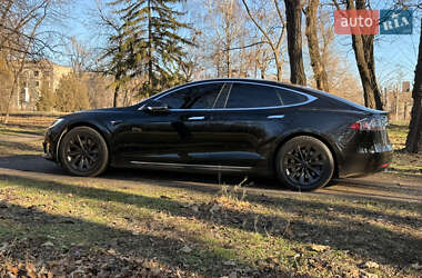 Лифтбек Tesla Model S 2021 в Кривом Роге