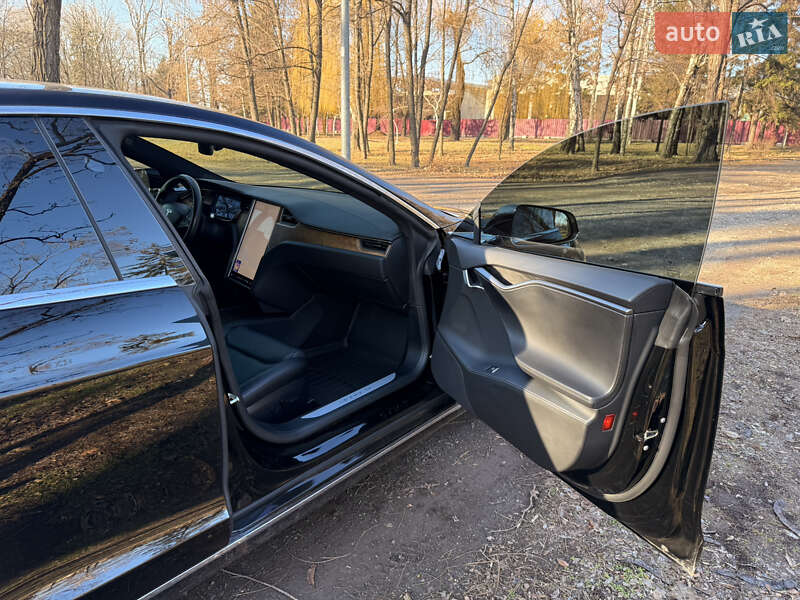 Лифтбек Tesla Model S 2021 в Кривом Роге
