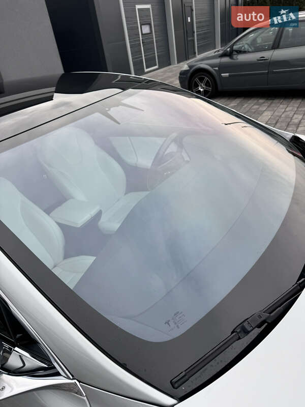 Ліфтбек Tesla Model S 2018 в Луцьку