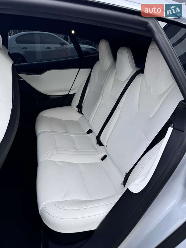 Ліфтбек Tesla Model S 2018 в Луцьку