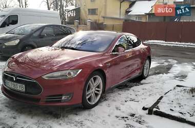 Лифтбек Tesla Model S 2014 в Львове