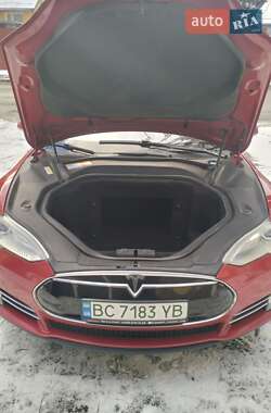 Лифтбек Tesla Model S 2014 в Львове