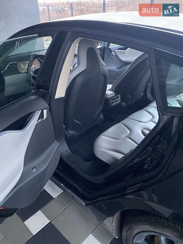 Лифтбек Tesla Model S 2014 в Днепре