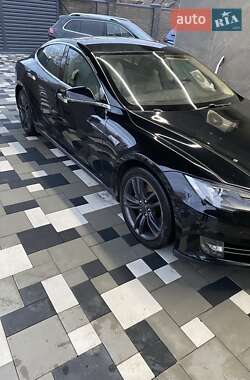 Лифтбек Tesla Model S 2014 в 