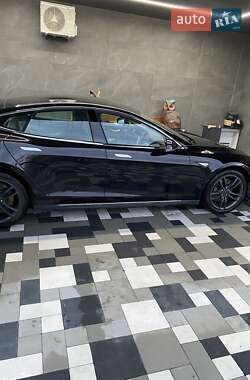 Лифтбек Tesla Model S 2014 в 