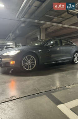 Лифтбек Tesla Model S 2013 в Киеве