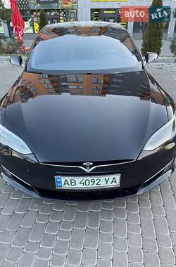 Лифтбек Tesla Model S 2018 в Киеве