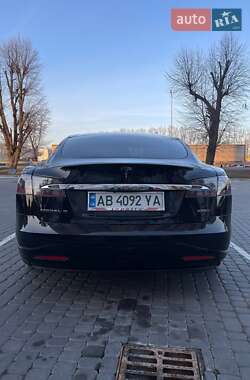 Лифтбек Tesla Model S 2018 в Киеве