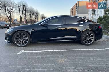 Лифтбек Tesla Model S 2018 в Киеве