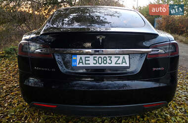 Ліфтбек Tesla Model S 2014 в Кам'янському