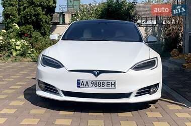 Ліфтбек Tesla Model S 2017 в 
