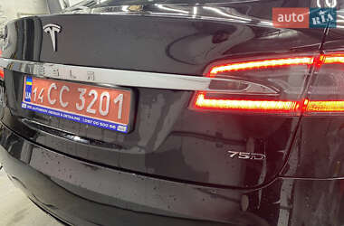Ліфтбек Tesla Model S 2017 в 
