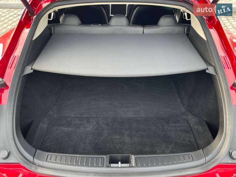 Лифтбек Tesla Model S 2014 в Виннице