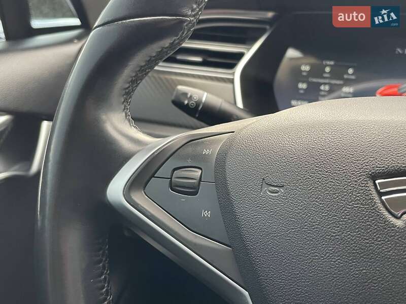 Лифтбек Tesla Model S 2014 в Виннице