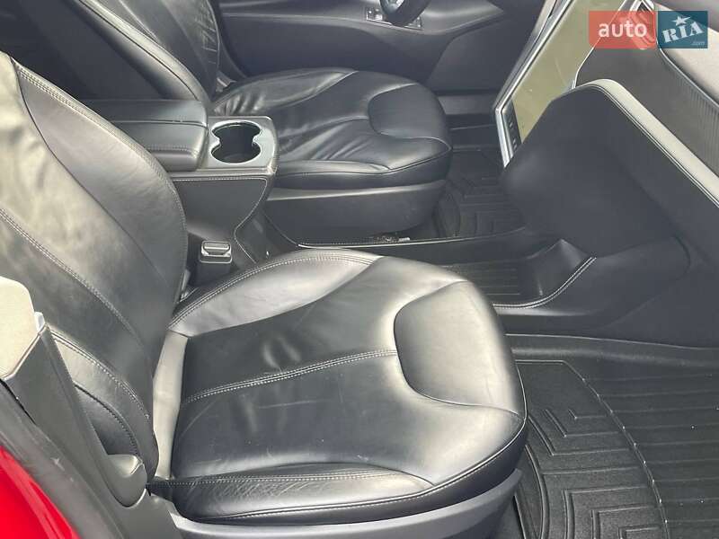 Лифтбек Tesla Model S 2014 в Виннице