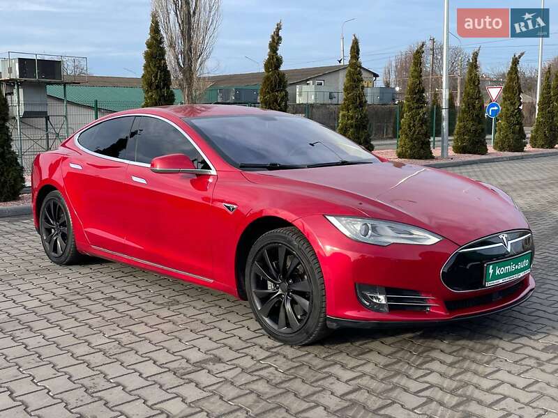 Лифтбек Tesla Model S 2014 в Виннице