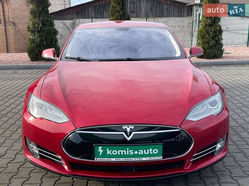 Лифтбек Tesla Model S 2014 в Виннице