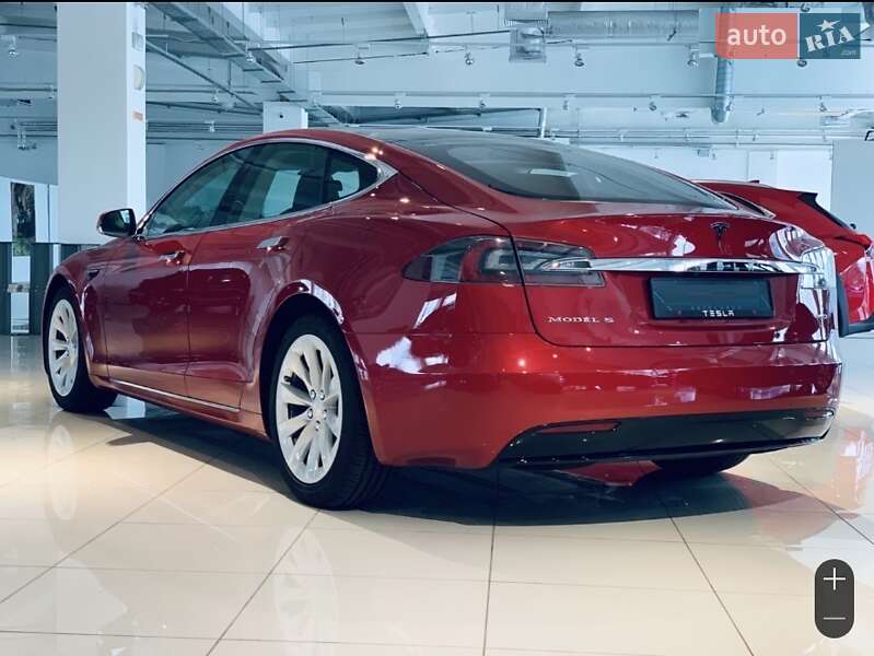 Лифтбек Tesla Model S 2018 в Киеве фото 7 Лифтбек Tesla Model S 2018 в Киеве