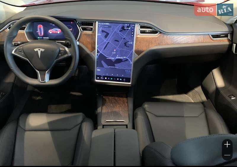 Лифтбек Tesla Model S 2018 в Киеве фото 10 Лифтбек Tesla Model S 2018 в Киеве