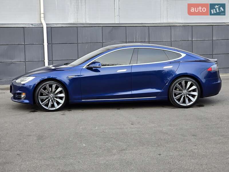 Лифтбек Tesla Model S 2016 в Одессе