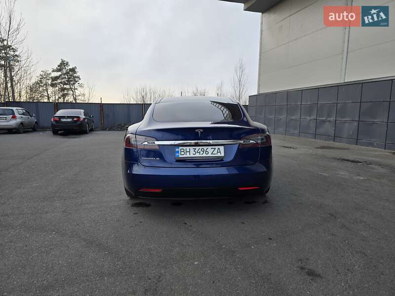 Лифтбек Tesla Model S 2016 в Одессе