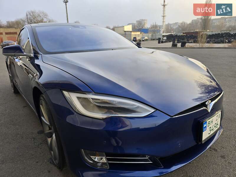 Лифтбек Tesla Model S 2016 в Одессе