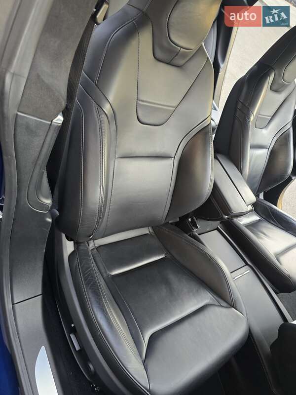 Ліфтбек Tesla Model S 2016 в Одесі