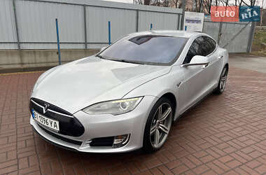 Tesla Model S 2014